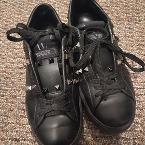 Valentino balck sneaker shoes
